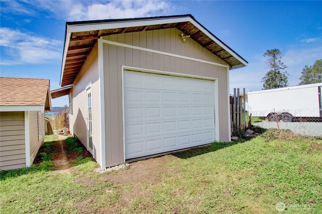 818 Serene View Road Camano Island WA 98282