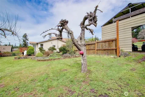 818 Serene View Road Camano Island WA 98282