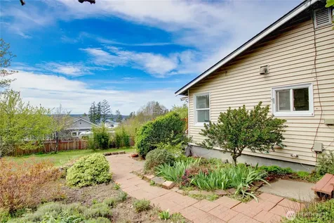 818 Serene View Road Camano Island WA 98282