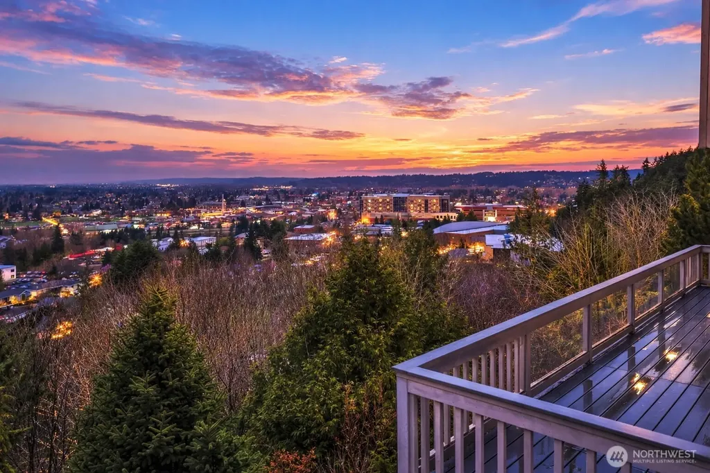 1924 5th Street SE Puyallup WA 98372