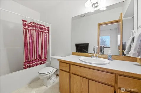 1924 5th Street SE Puyallup WA 98372
