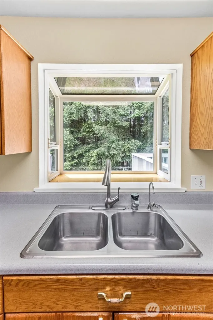 218 Saint Helens Way Winlock WA 98596