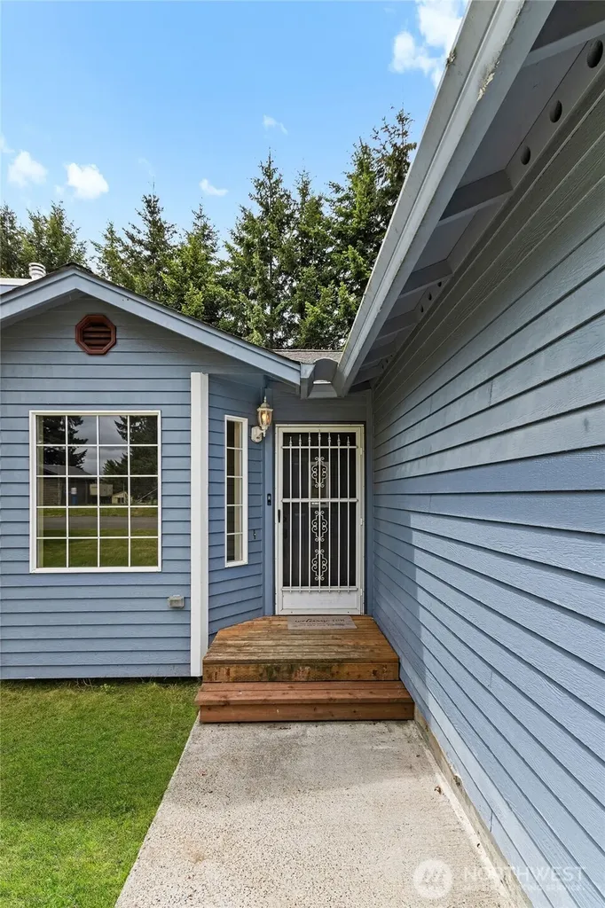218 Saint Helens Way Winlock WA 98596