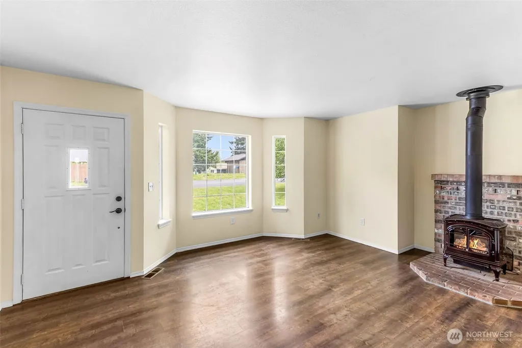 218 Saint Helens Way Winlock WA 98596