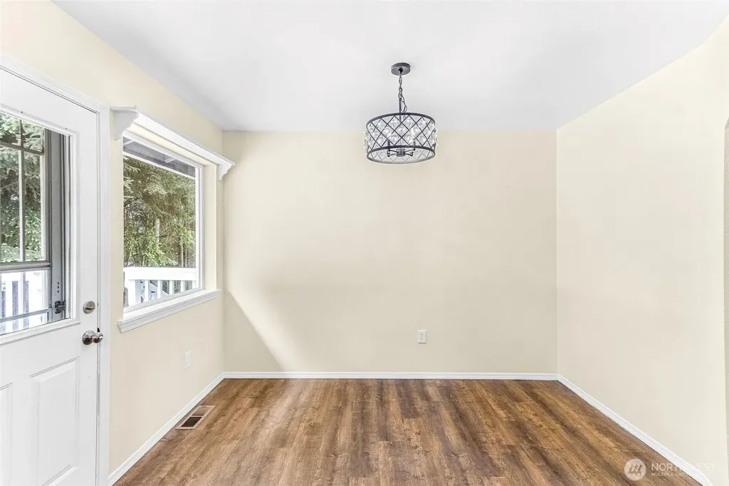 218 Saint Helens Way Winlock WA 98596