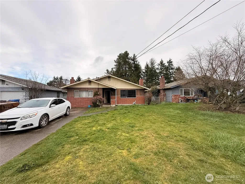 1011 E 68th Tacoma WA 98404