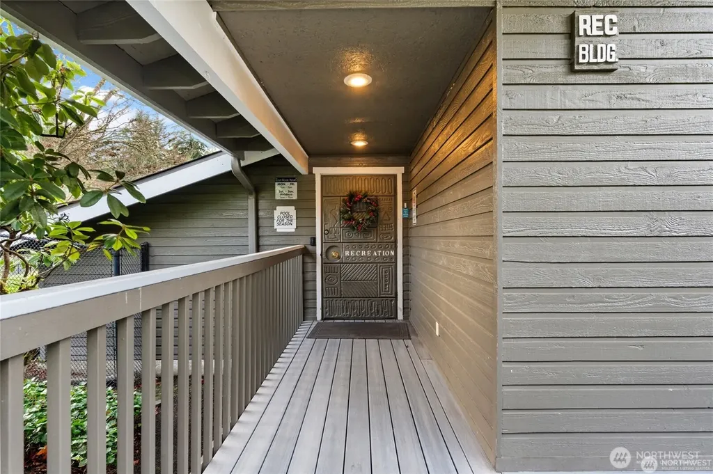 20156 Vikings Crest Loop NW Poulsbo WA 98370
