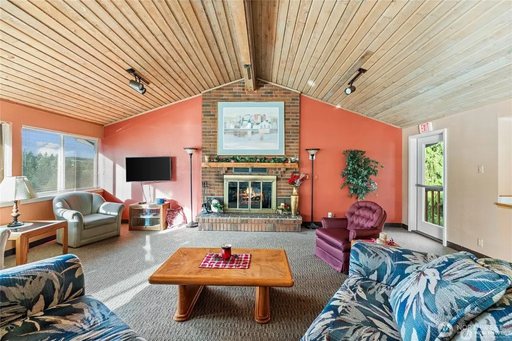 20156 Vikings Crest Loop NW Poulsbo WA 98370