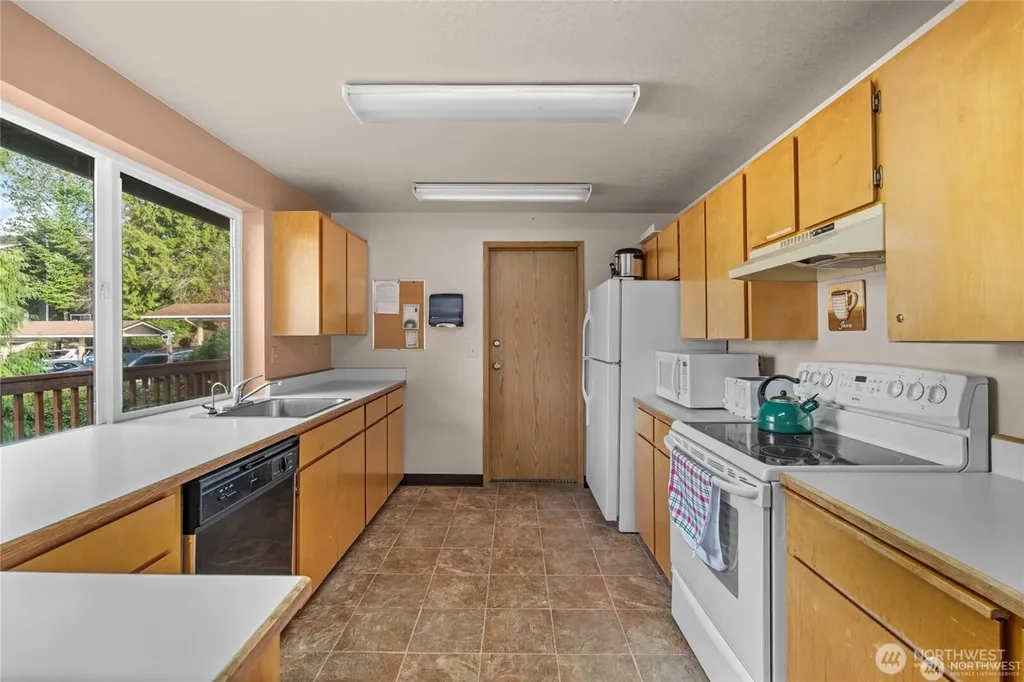 20156 Vikings Crest Loop NW Poulsbo WA 98370