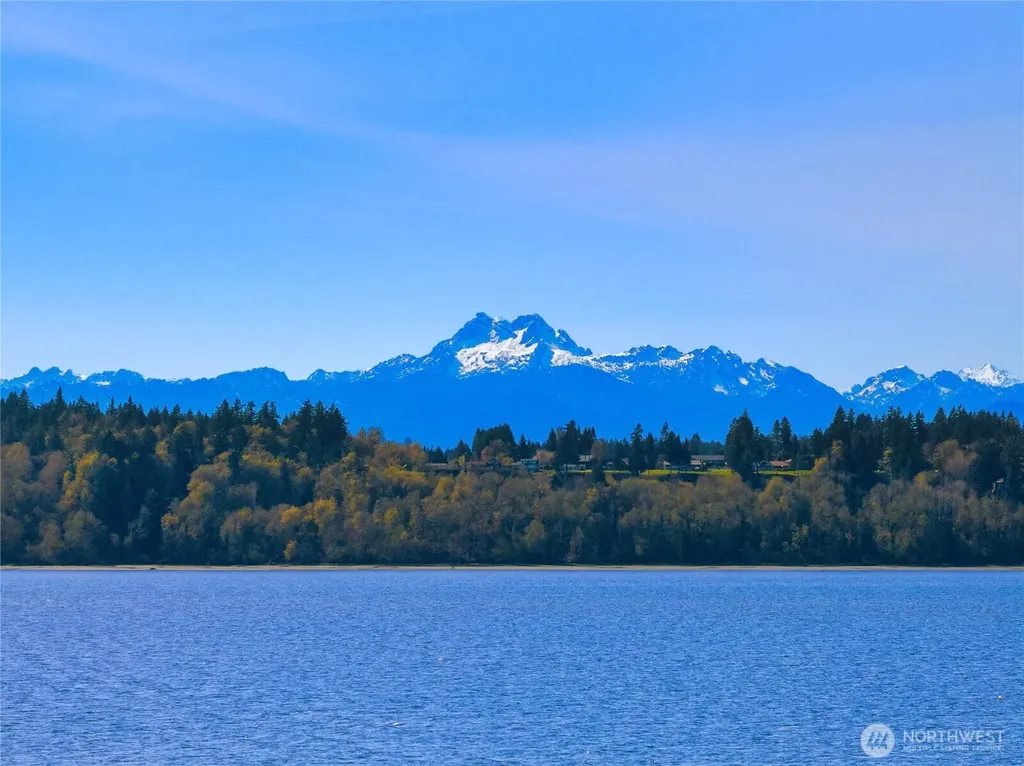 12145 Arrow Point Loop NE Bainbridge Island WA 98110