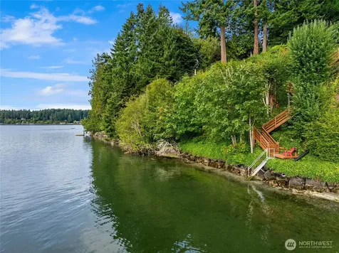 12145 Arrow Point Loop NE Bainbridge Island WA 98110