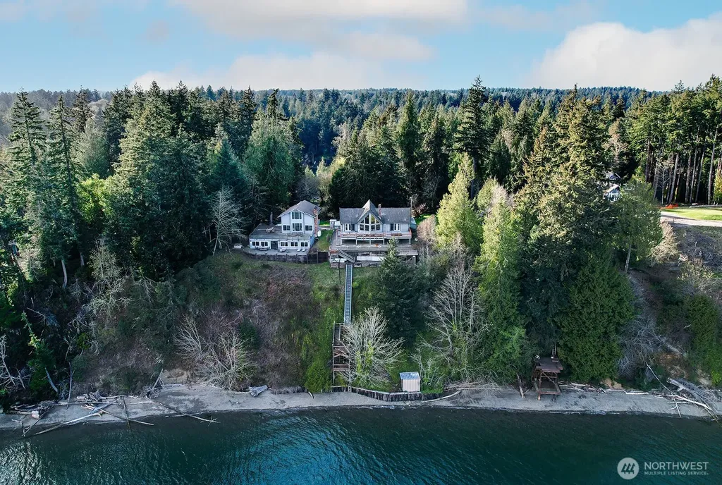 6819 Cliff Avenue SW Longbranch WA 98351