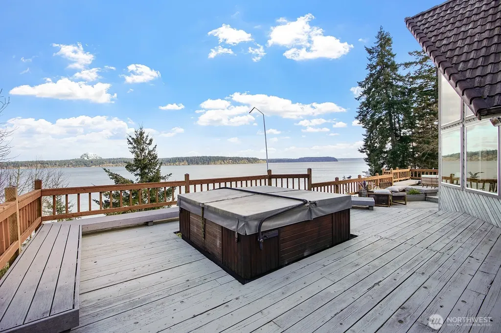 6819 Cliff Avenue SW Longbranch WA 98351