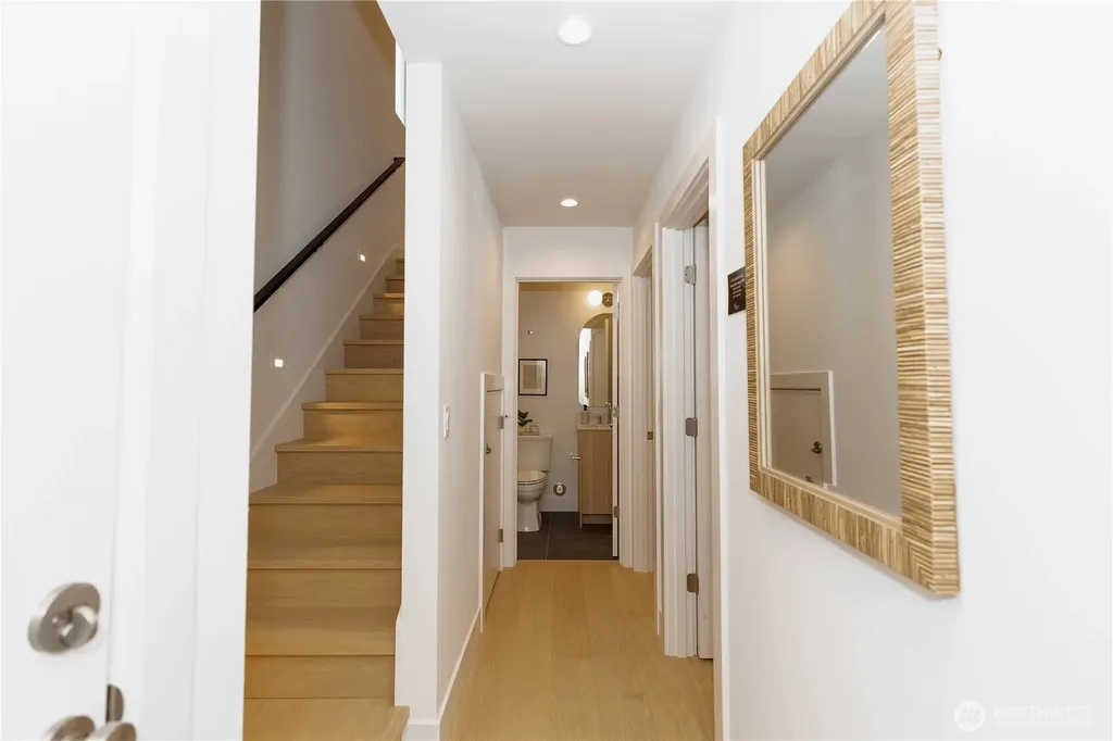 1530 25th Avenue Seattle WA 98122