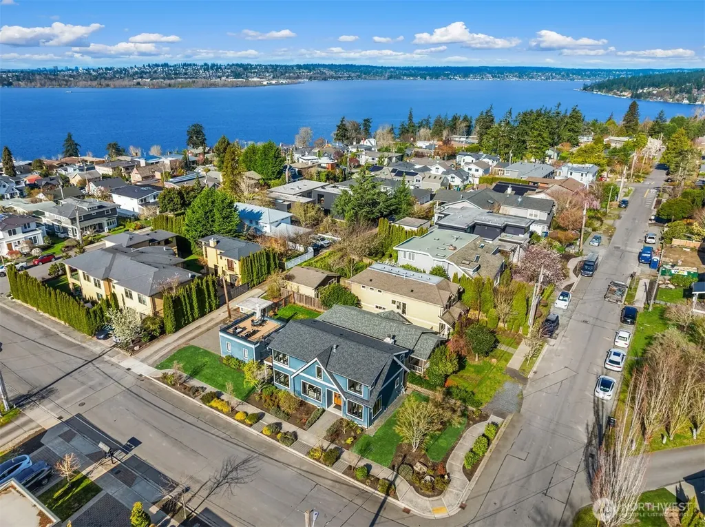 1231 4th Street W Kirkland WA 98033