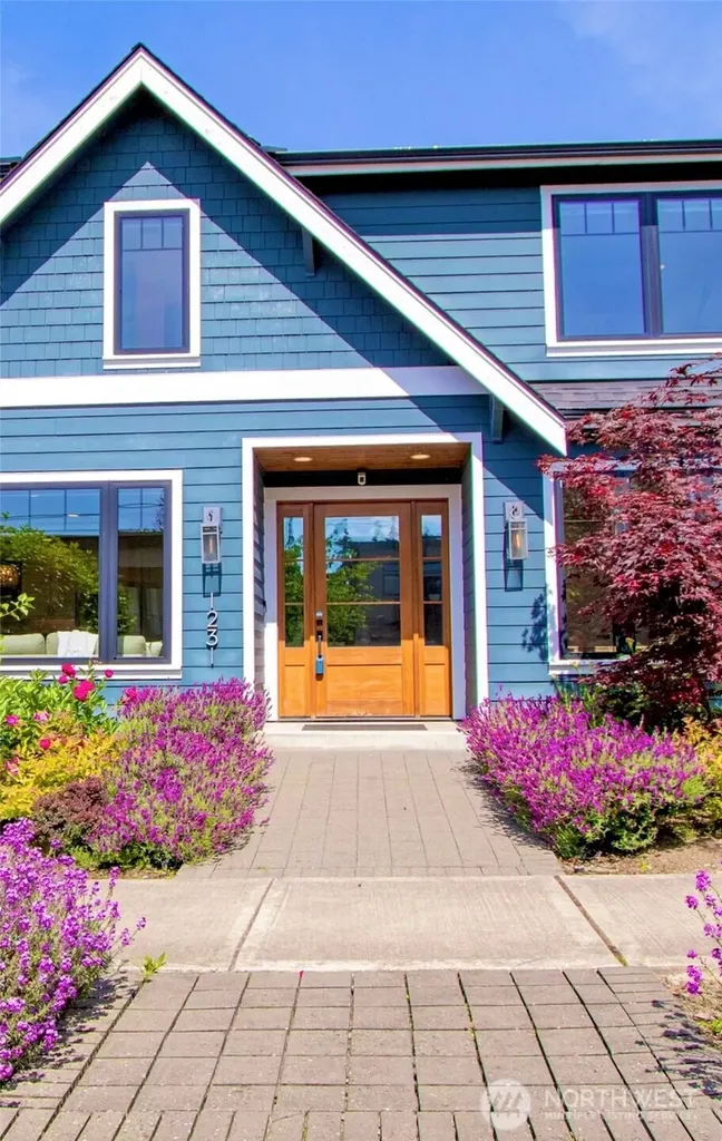 1231 4th Street W Kirkland WA 98033