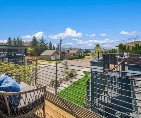 1231 4th Street W Kirkland WA 98033
