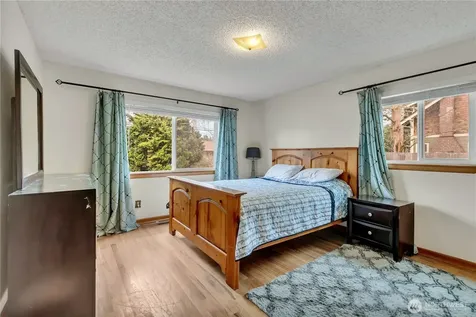 924 7th Avenue NW Puyallup WA 98371