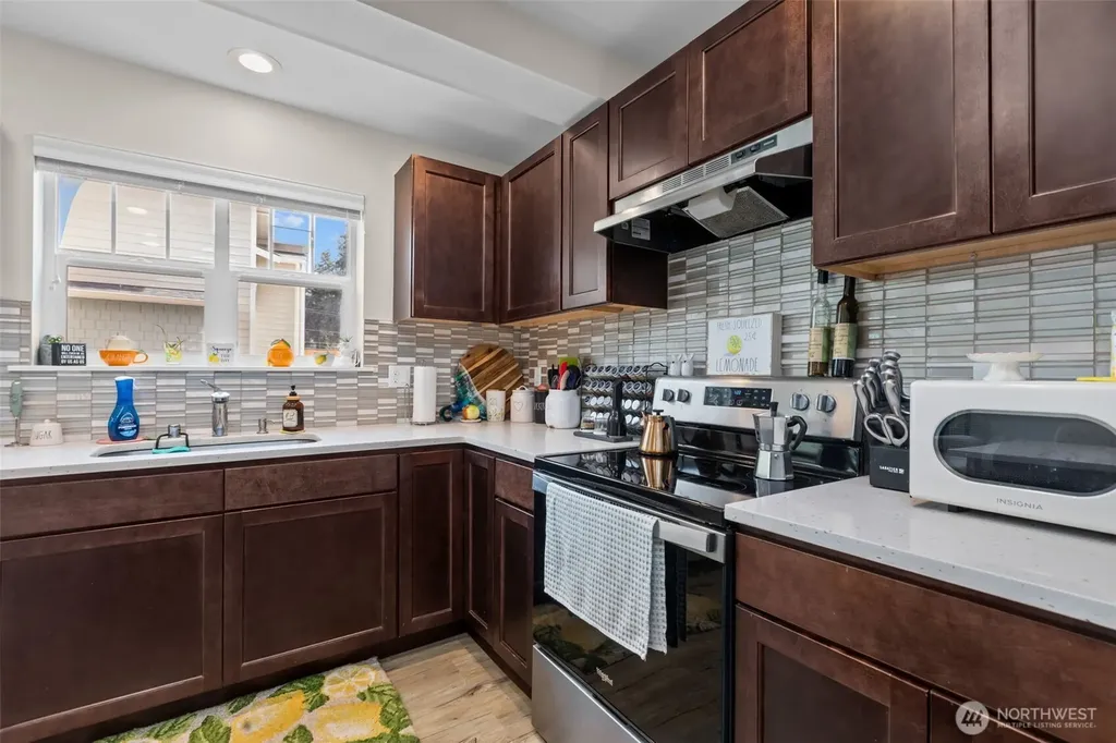 23224 Edmonds Way Edmonds WA 98026