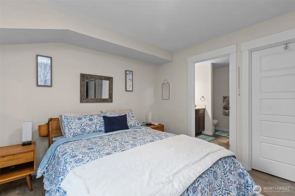 23224 Edmonds Way Edmonds WA 98026