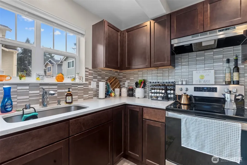 23224 Edmonds Way Edmonds WA 98026
