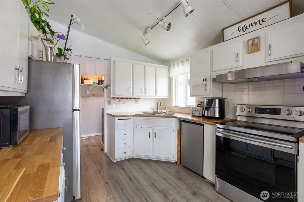 707 37th Street SE Auburn WA 98002