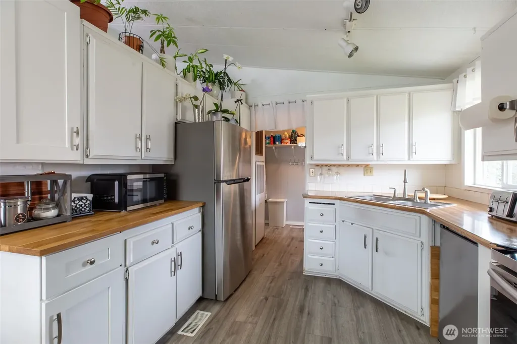 707 37th Street SE Auburn WA 98002