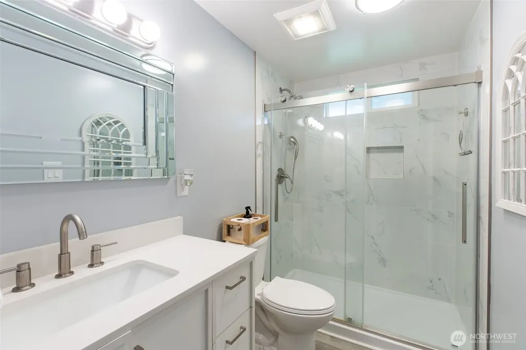 707 37th Street SE Auburn WA 98002