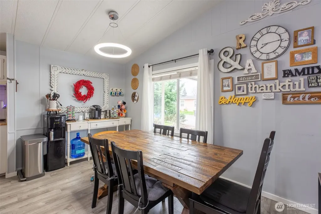 707 37th Street SE Auburn WA 98002