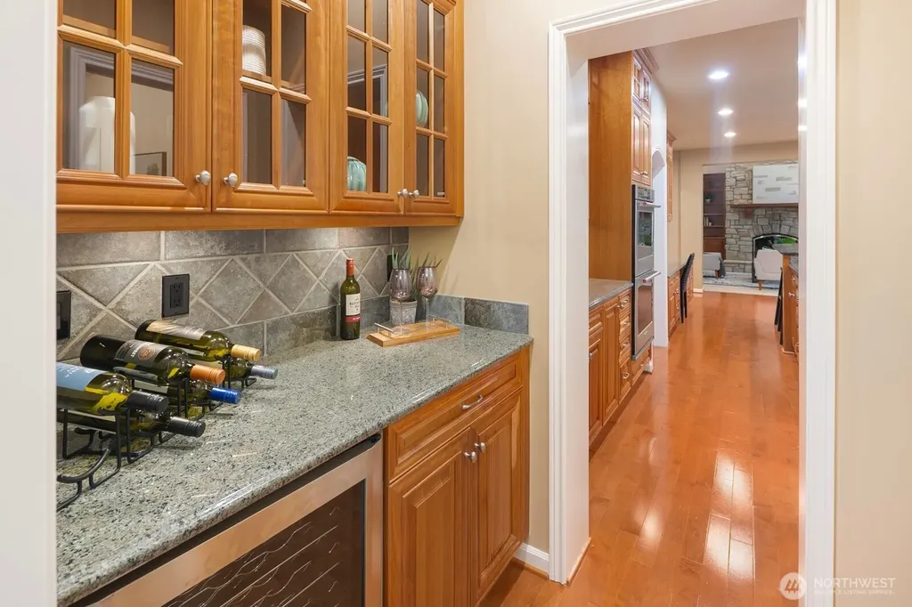 13695 NE 32nd Place Bellevue WA 98005
