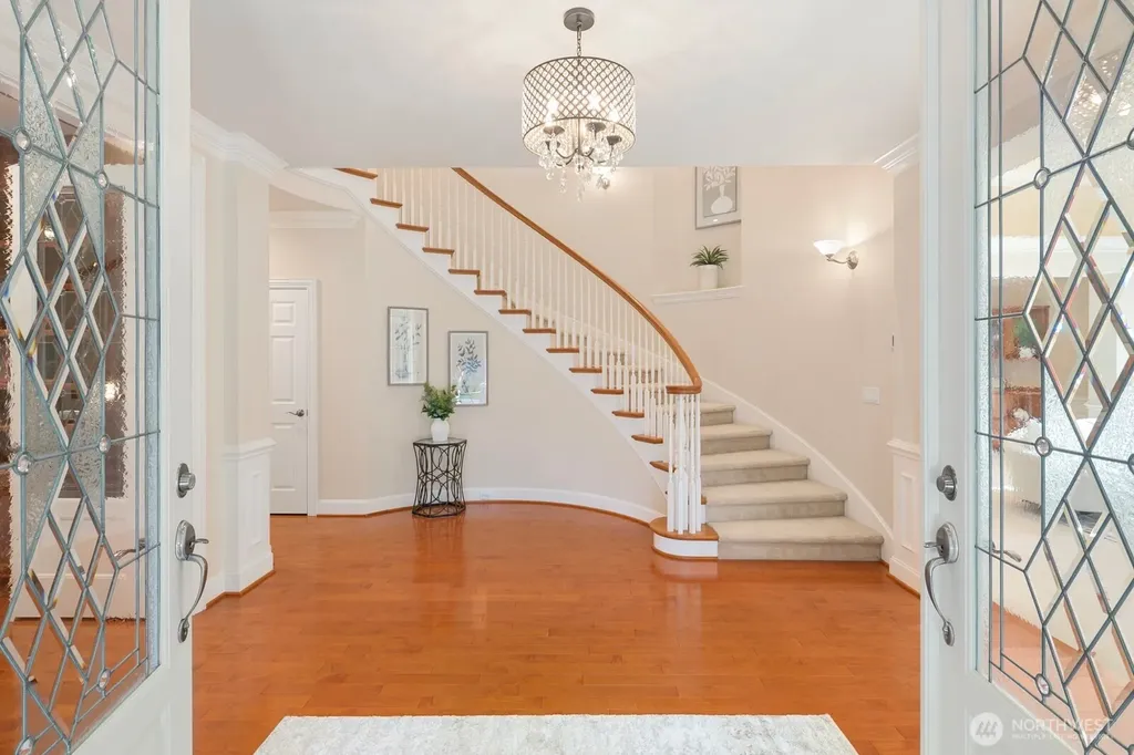 13695 NE 32nd Place Bellevue WA 98005