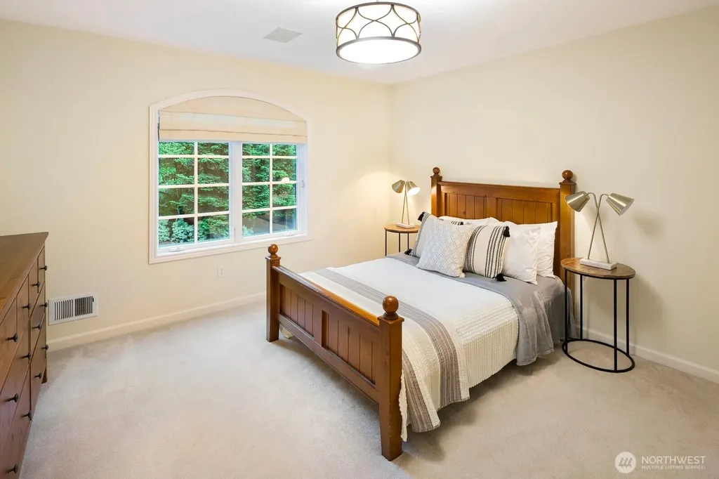13695 NE 32nd Place Bellevue WA 98005