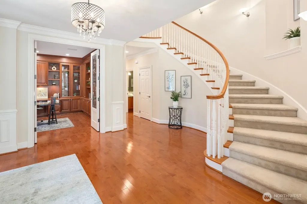 13695 NE 32nd Place Bellevue WA 98005