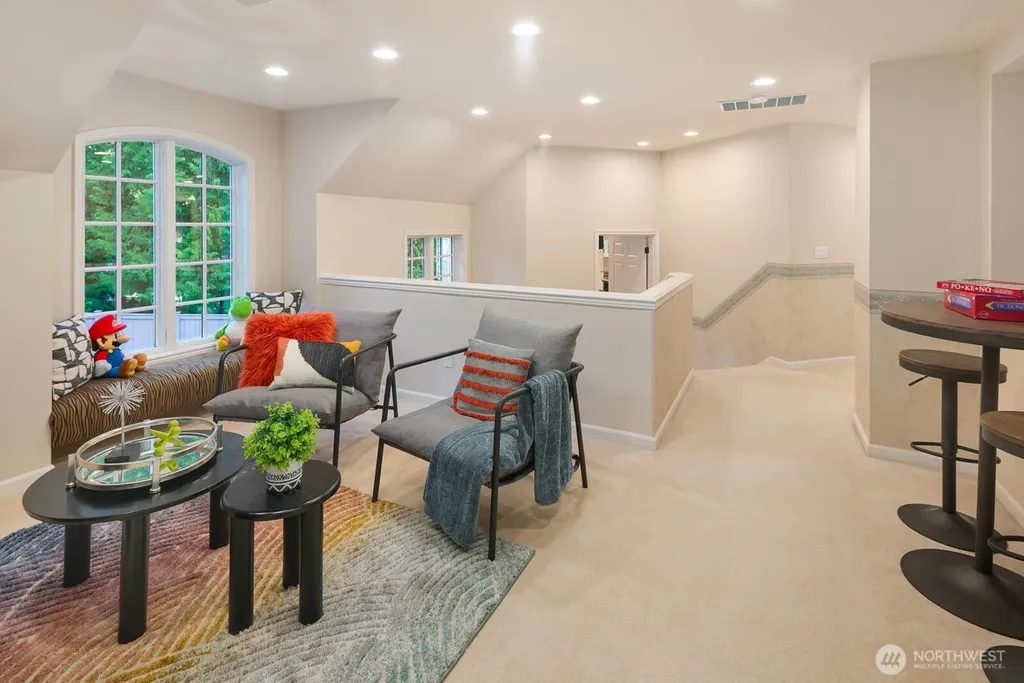13695 NE 32nd Place Bellevue WA 98005