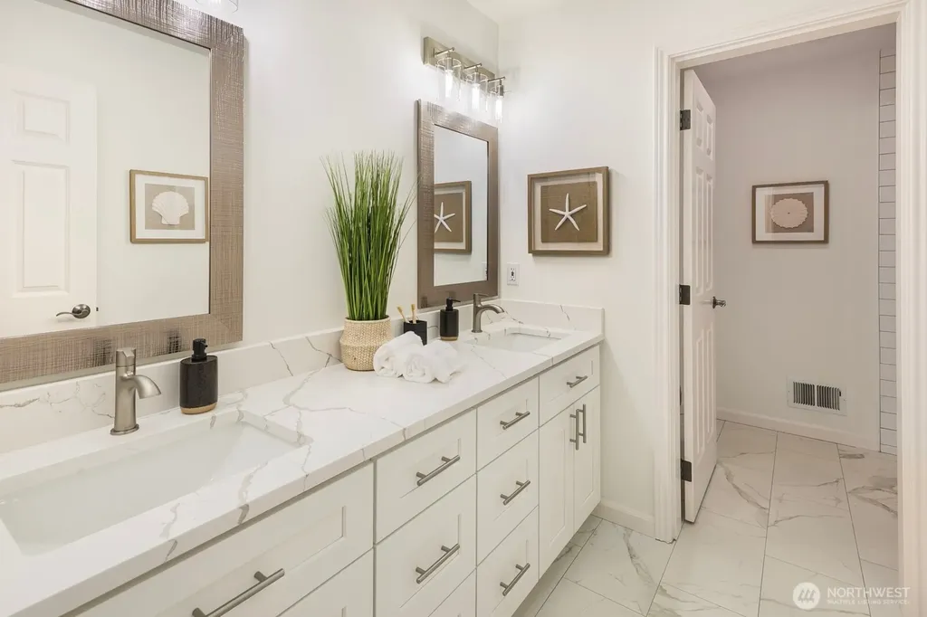 13695 NE 32nd Place Bellevue WA 98005