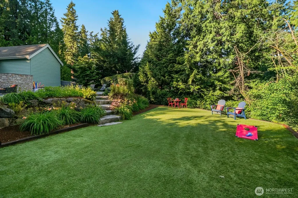 13695 NE 32nd Place Bellevue WA 98005