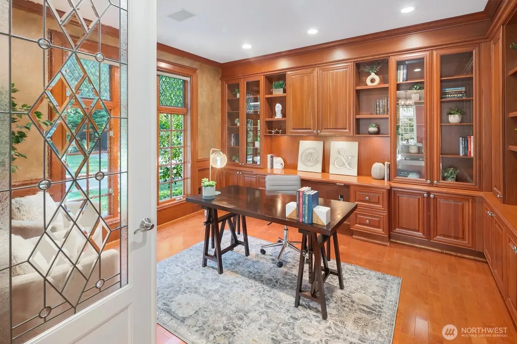 13695 NE 32nd Place Bellevue WA 98005