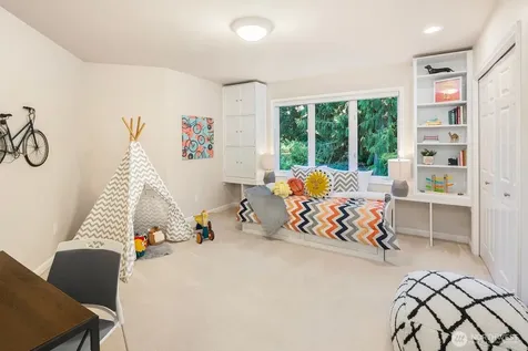 13695 NE 32nd Place Bellevue WA 98005