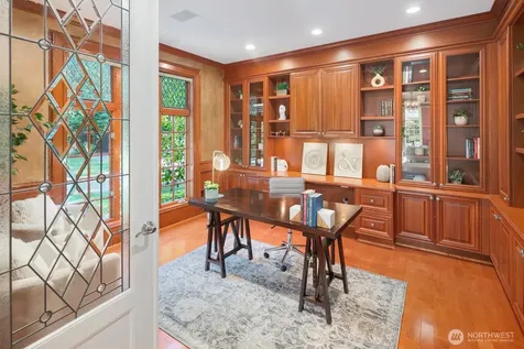 13695 NE 32nd Place Bellevue WA 98005