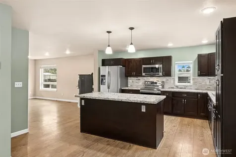 101 Murphy Lane S Rainier WA 98576