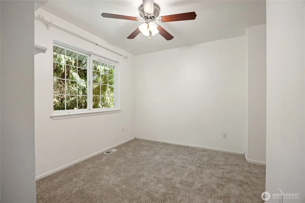 2275 Northlake Way NW Bremerton WA 98312