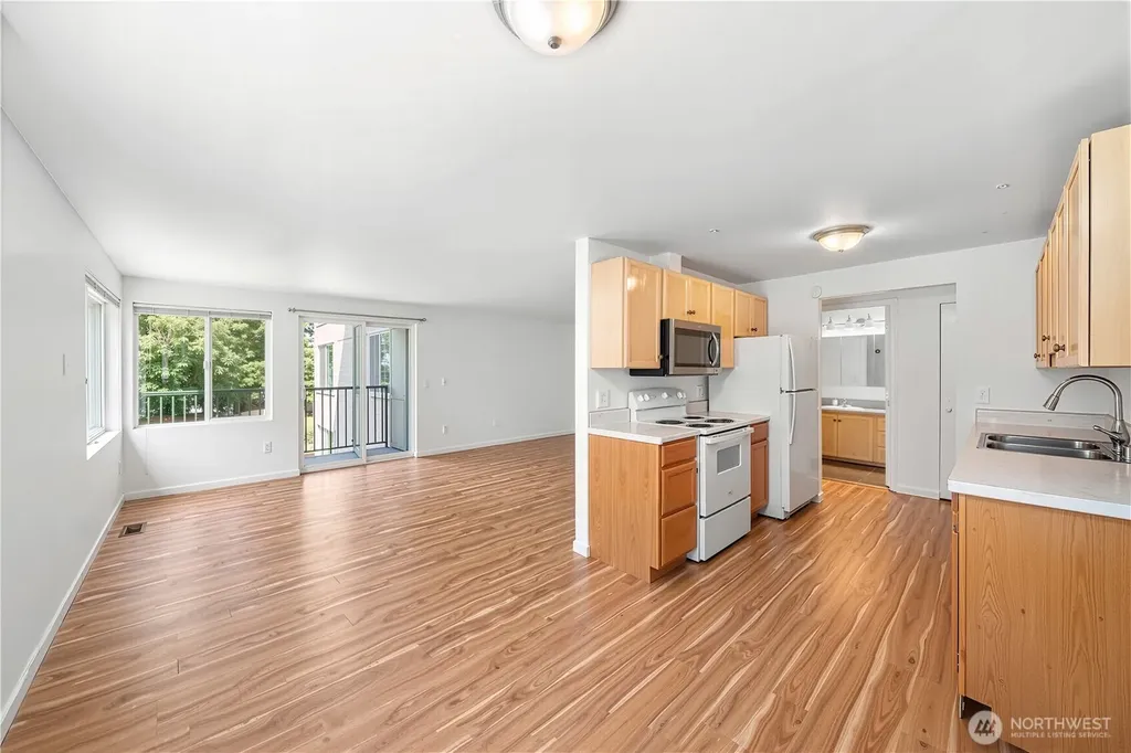 11556 Greenwood Avenue N Seattle WA 98133