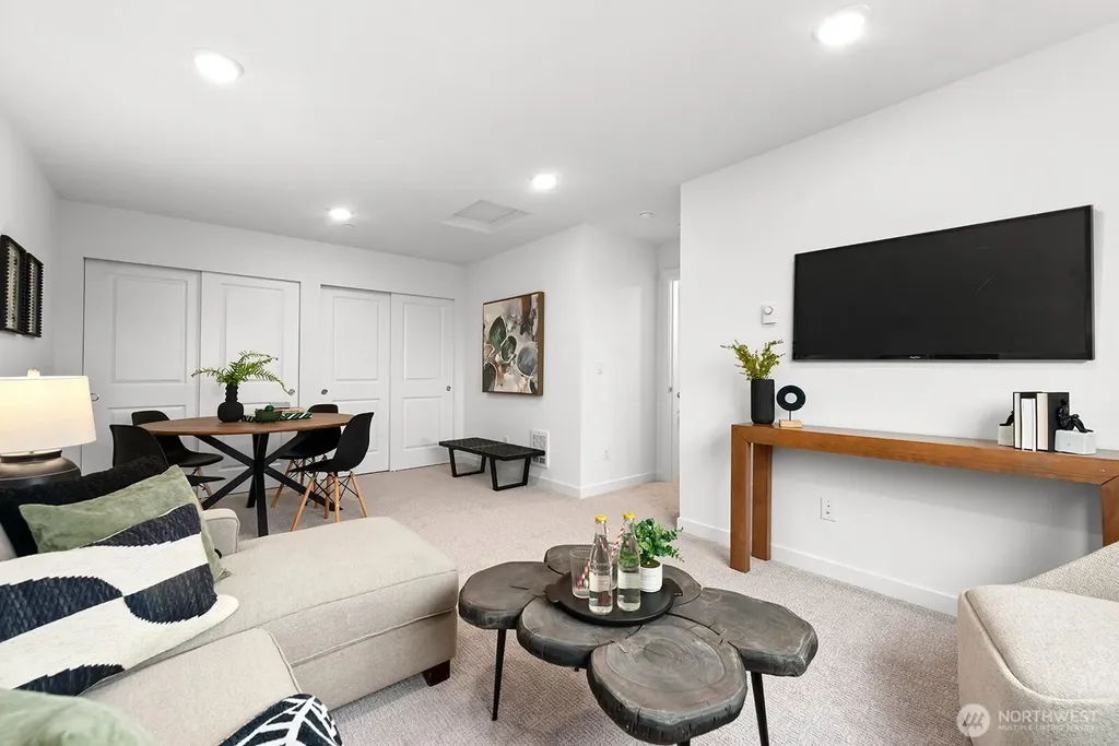 1425 SW 111th Lane Seattle WA 98164