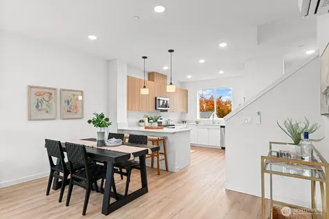 1425 SW 111th Lane Seattle WA 98164