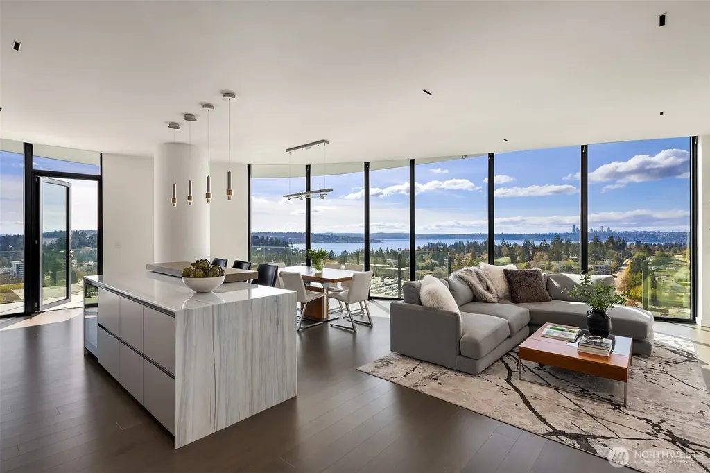 838 Avenue Square NE Bellevue WA 98004