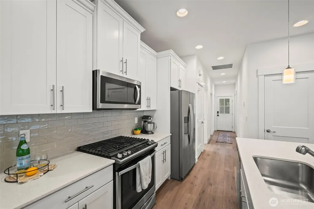 30 E Cedarland Lane Allyn WA 98524