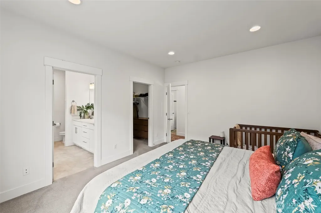 30 E Cedarland Lane Allyn WA 98524