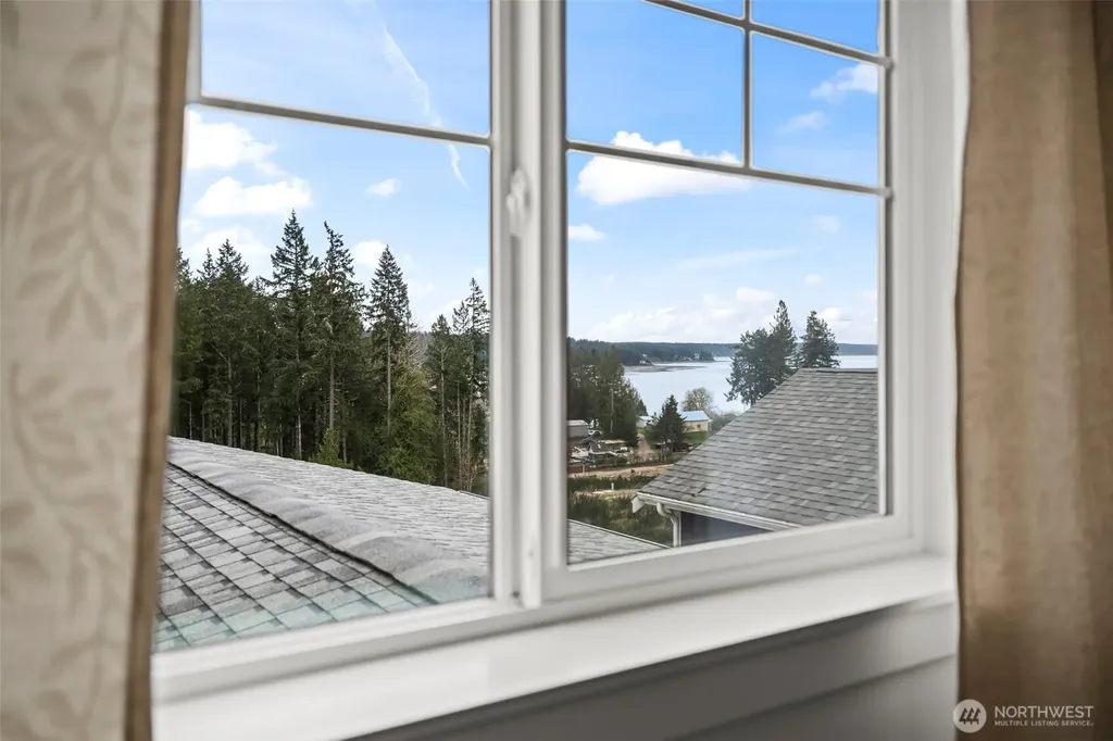 30 E Cedarland Lane Allyn WA 98524