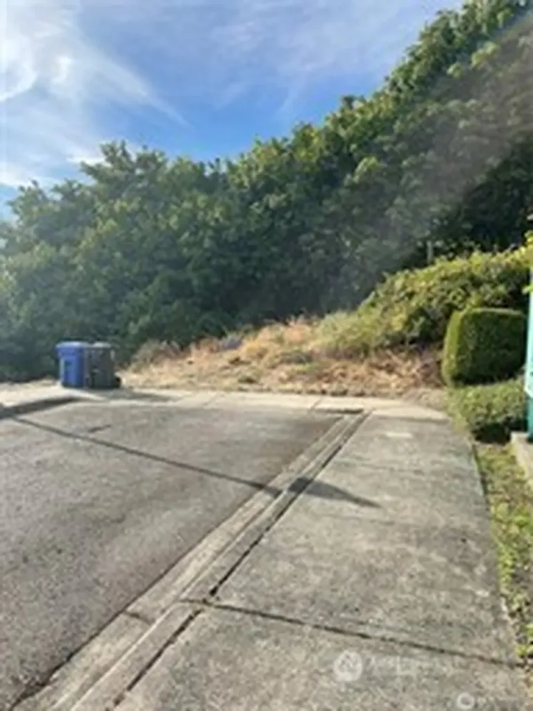 1416 Browns Point Boulevard NE Tacoma WA 98422