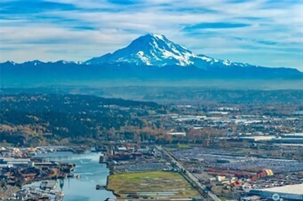 1416 Browns Point Boulevard NE Tacoma WA 98422